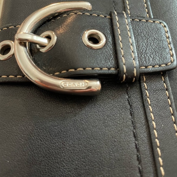 COACH Soho Black Smooth Leather Silver Buckle Trifold Wallet Tan Interior - Picture 12 of 14